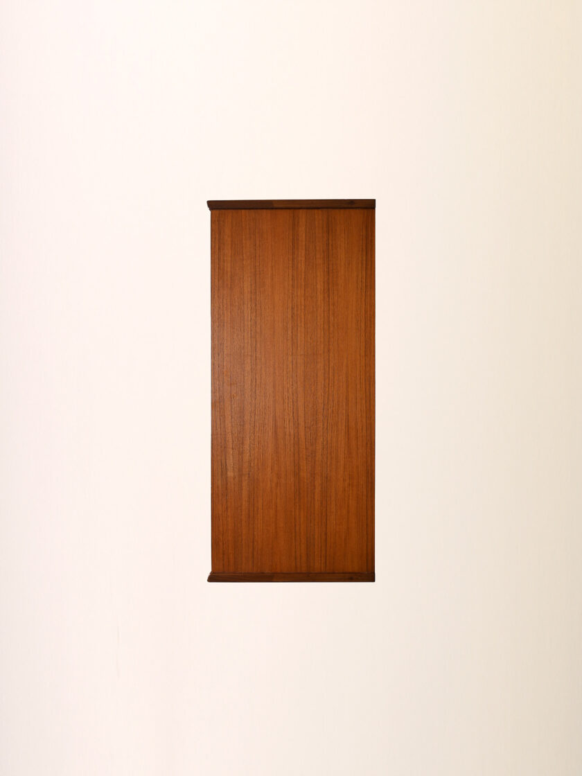 Cassettiera scandinava anni 60 in teak con inserti neri-g