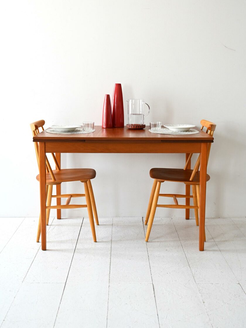 Tavolo scandinavo anni 50 in teak e rovere-c