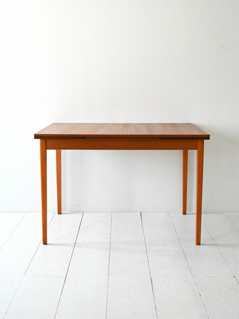 Tavolo scandinavo anni 50 in teak e rovere-d