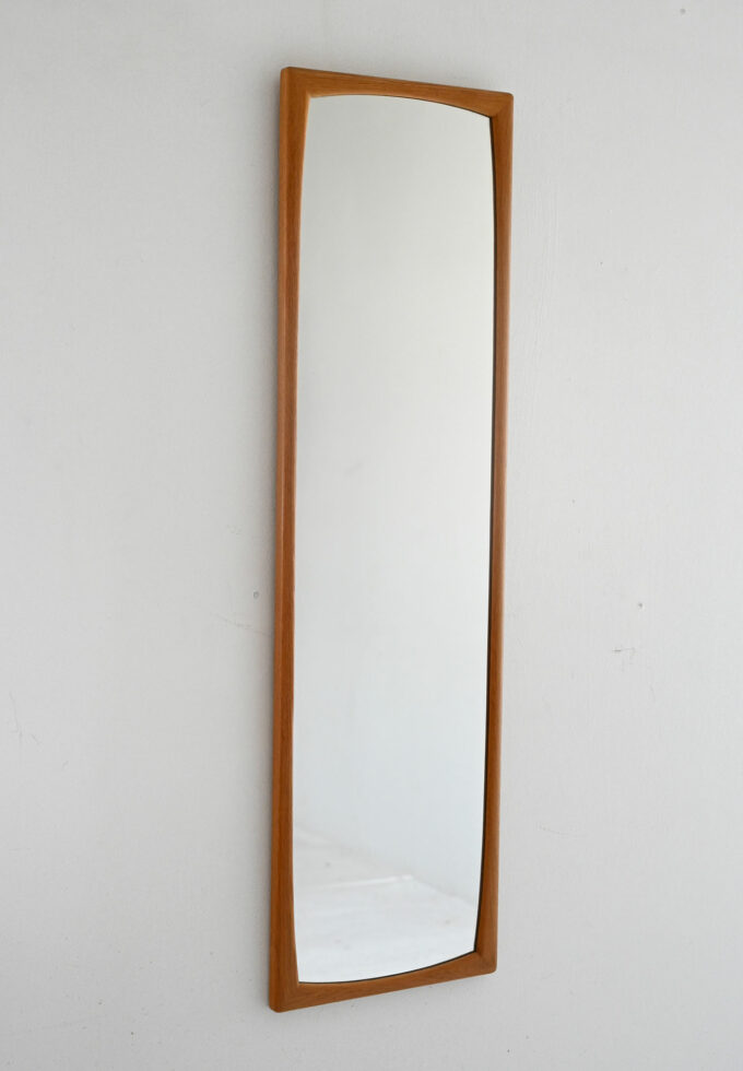 Scandinavian vintage mirror model "Sylvia" in oak-a