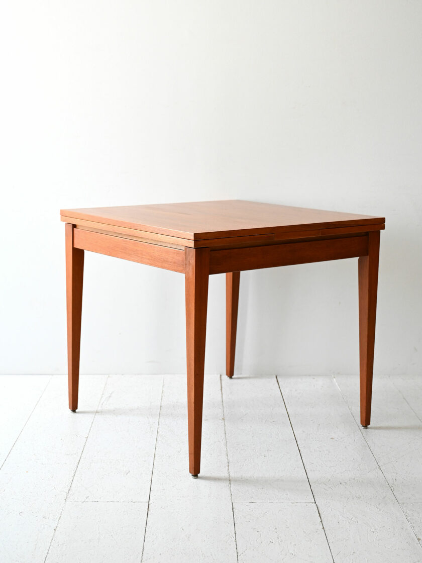 Scandinavian 60s square teak table-e