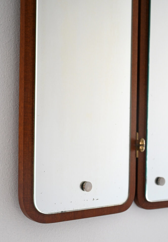 Scandinavian 1940s mirror with folding doors-b