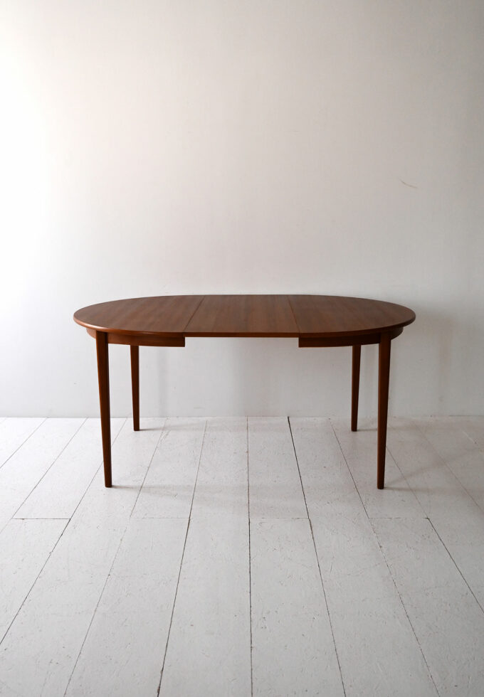 Scandinavian 60s teak round extendable table-b