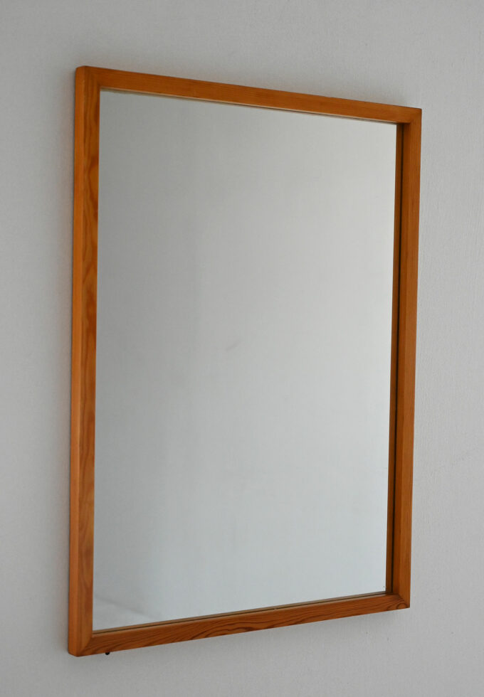 Scandinavian minimalist 60s oak-a mirror