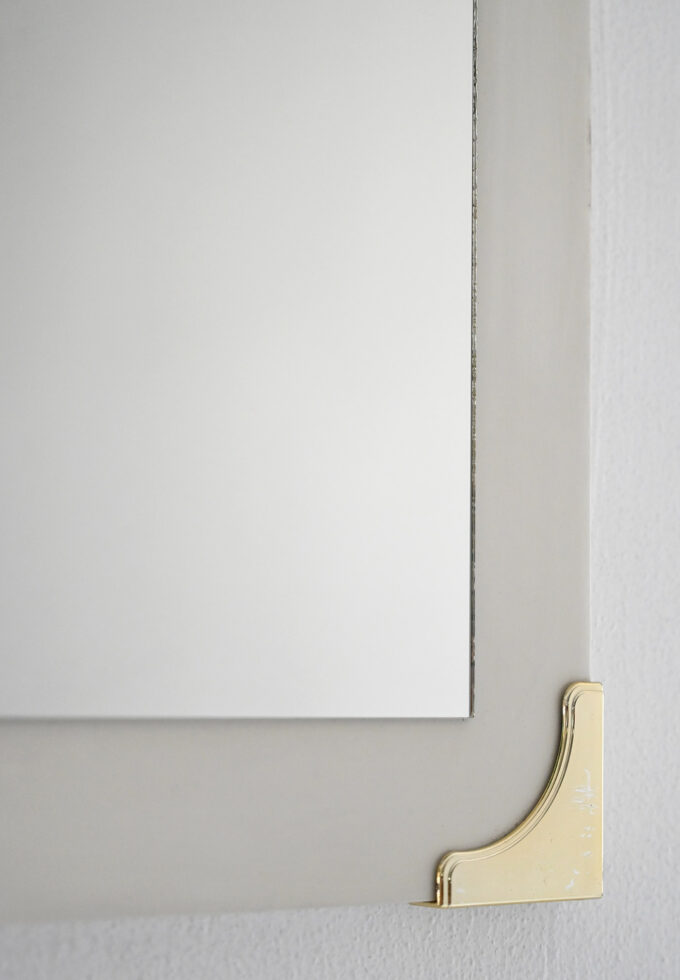Scandinavian 1940s/50s mirror with white frame and brass details-b