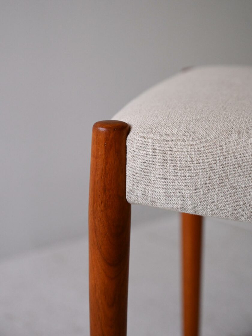 Sedia scandinava vintage anni 60 in teak curvato-e
