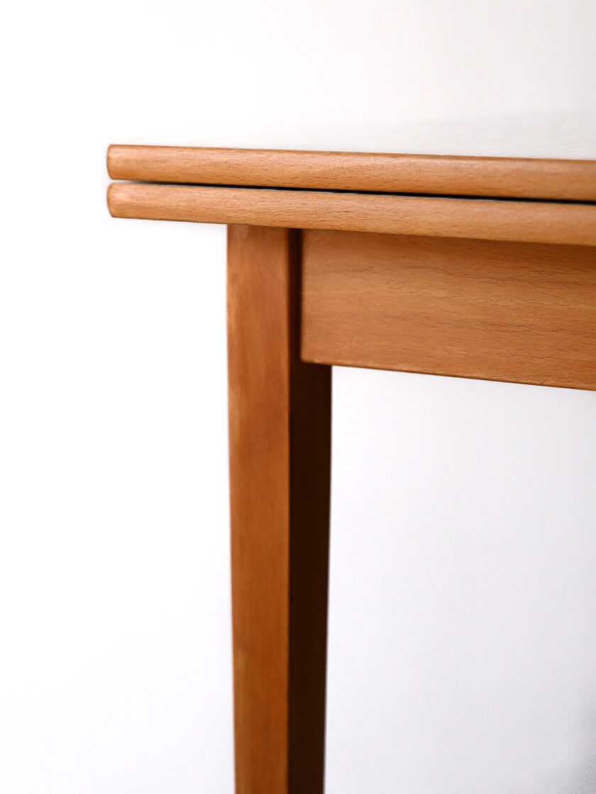 Scandinavian Vintage table by Edsbyverken extendable with formica top-i