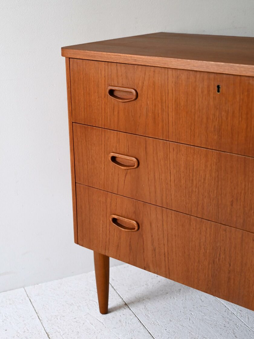 Cassettiera scandinava anni ’60 in teak-g