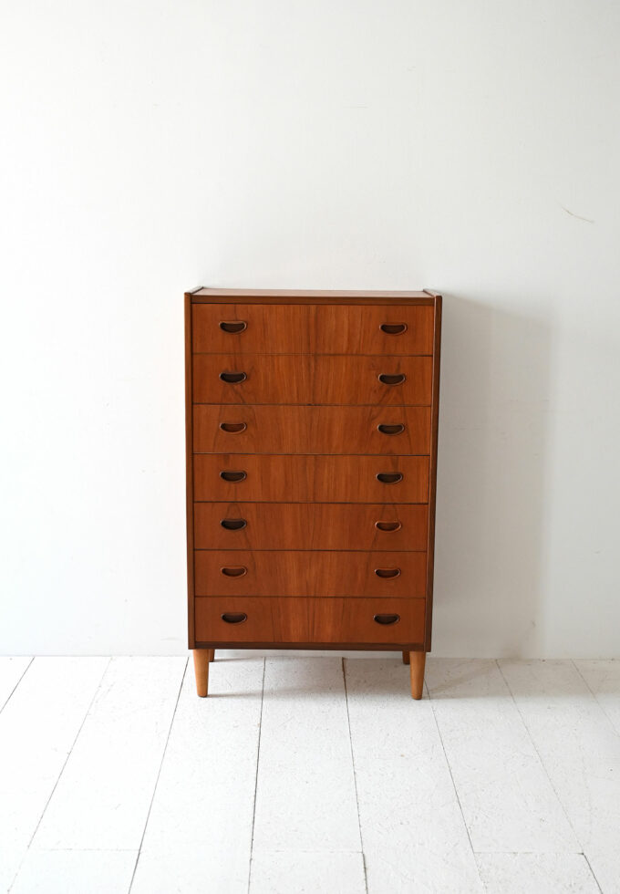 Scandinavian teak 1950s-b teak weekly table.