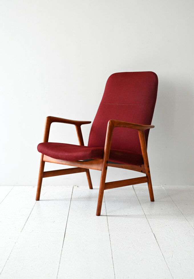 Vintage Scandinavian armchair from the Studio-b line.