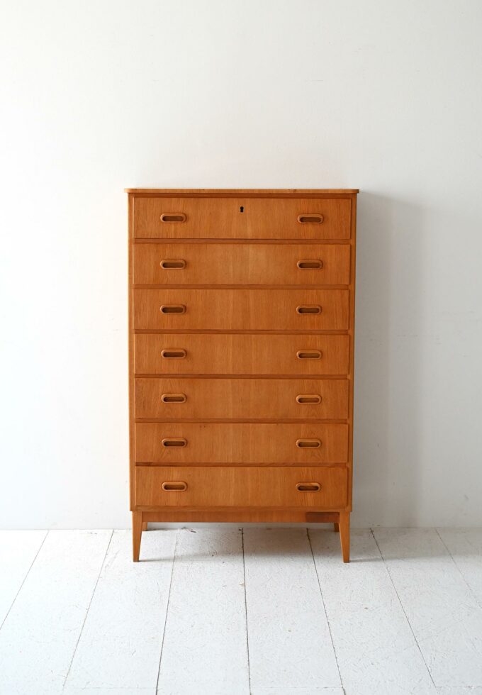 Vintage Scandinavian oak 60s-b vintage weekly table.