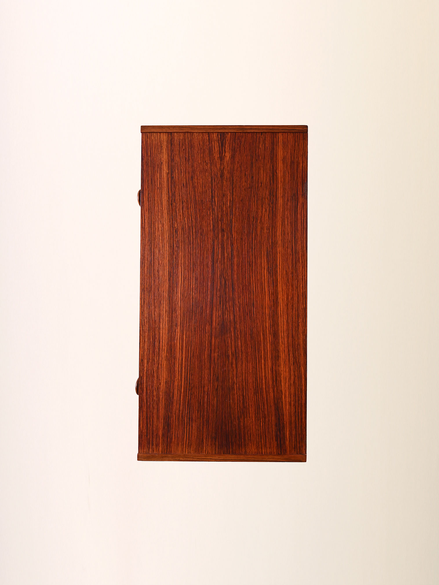 Comodino scandinavo vintage palissandro due cassetti-g Comodino scandinavo vintage in palissandro con due cassetti-g