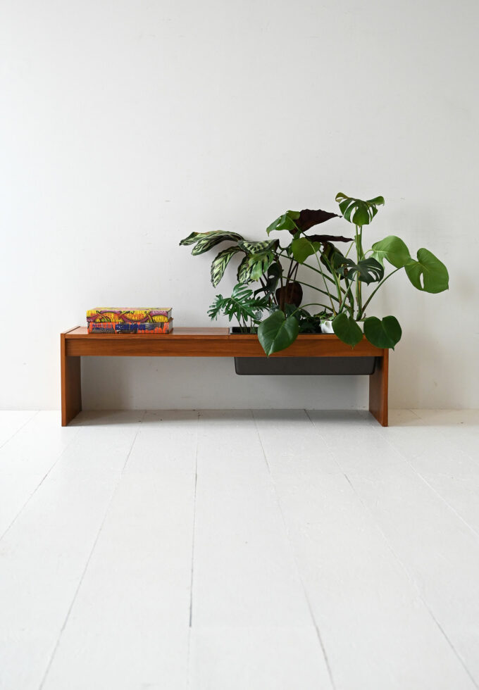 Coffee table scandinavo vintage anni 60 in teak con portafiori-a
