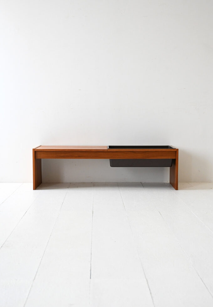 Coffee table scandinavo vintage anni 60 in teak con portafiori-b