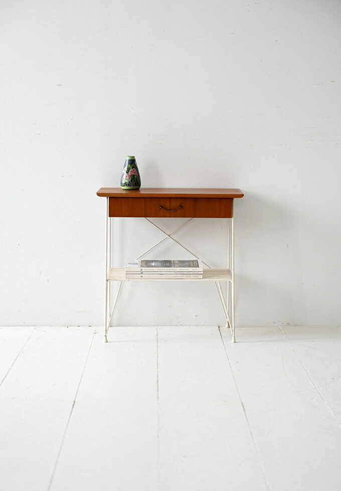Comodino scandinavo anni 60 in metallo e mogano-a