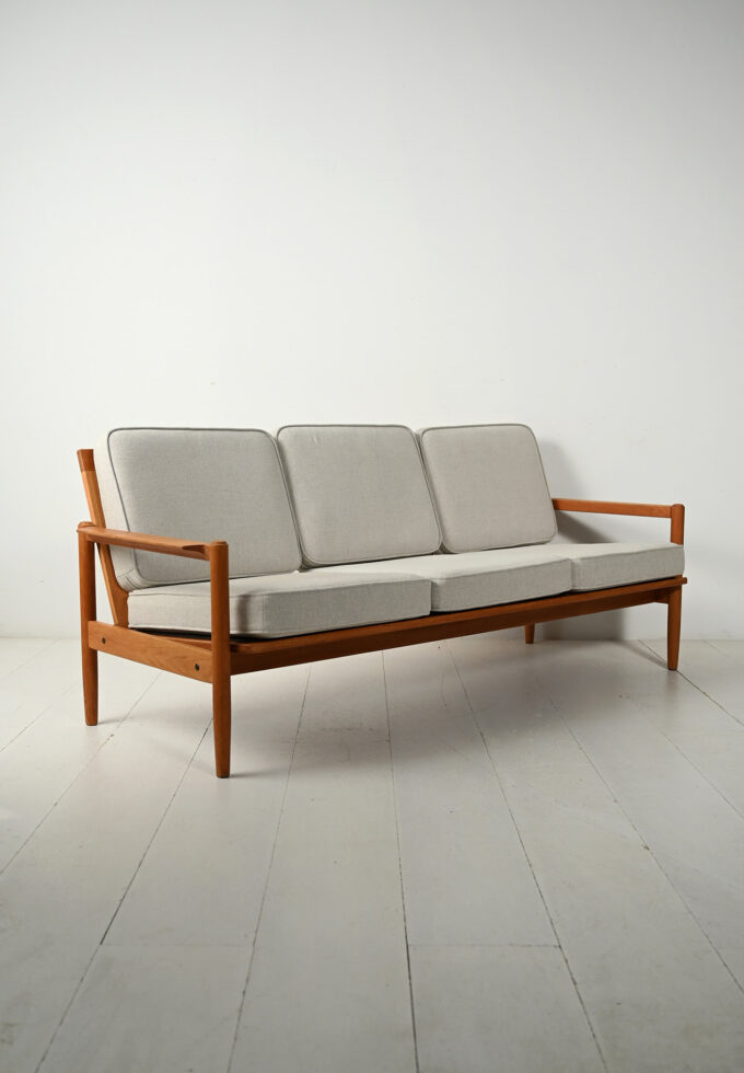 Divano scandinavo in rovere massello anni ’50/60-b