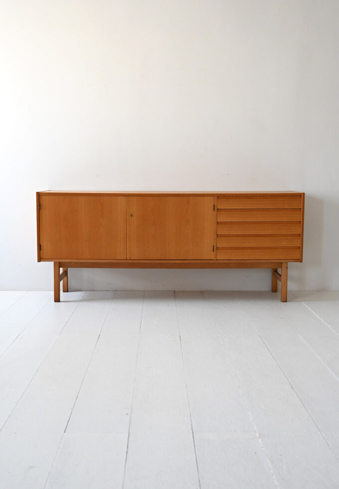 Scandinavian vintage oak sideboard with tin-b drawers.