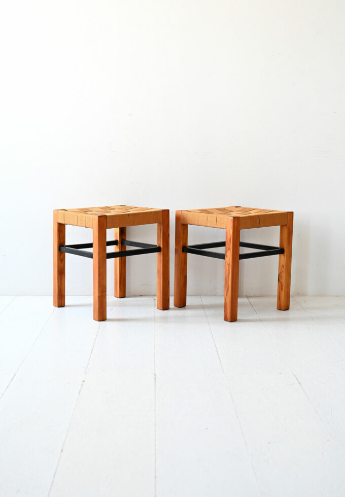 Coppia di sgabelli scandinavi vintage con seduta intrecciata-b