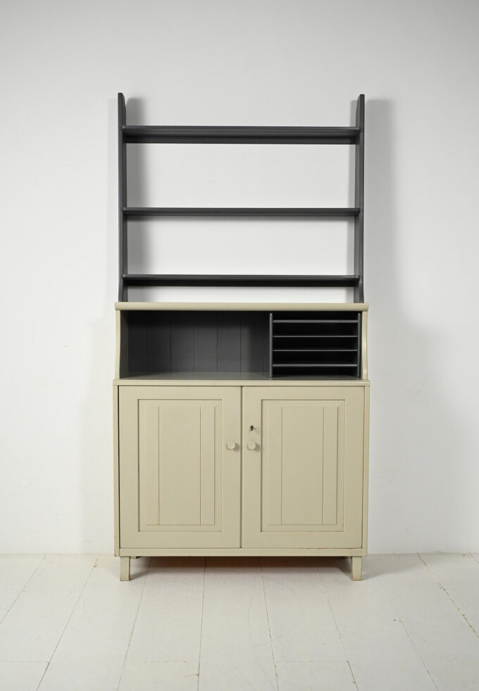 Cabinet con ripiani a vista “Visingsö” di Carl Malmsten per Svensk Fur, anni ’50-b