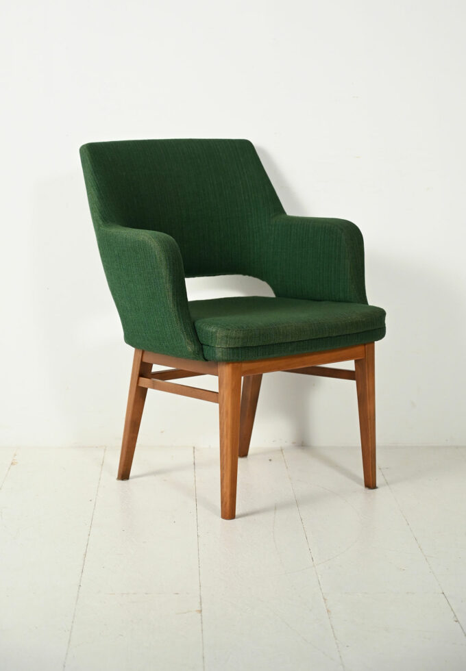 Poltroncina Oslosund di Kinnarps verde foresta anni ’50-b