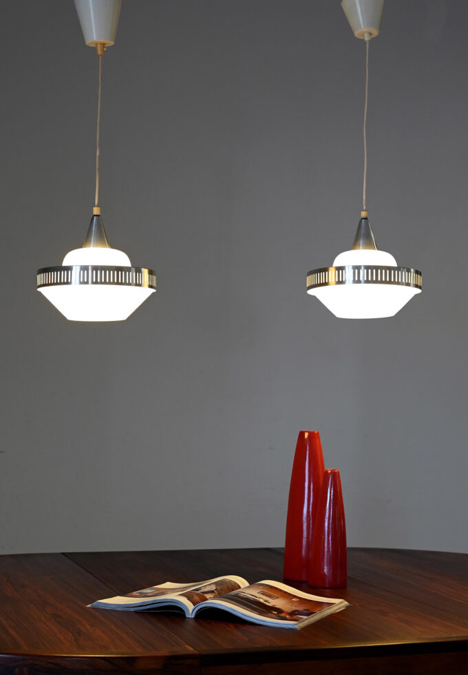 Lampade a sospensione in vetro e metallo-a