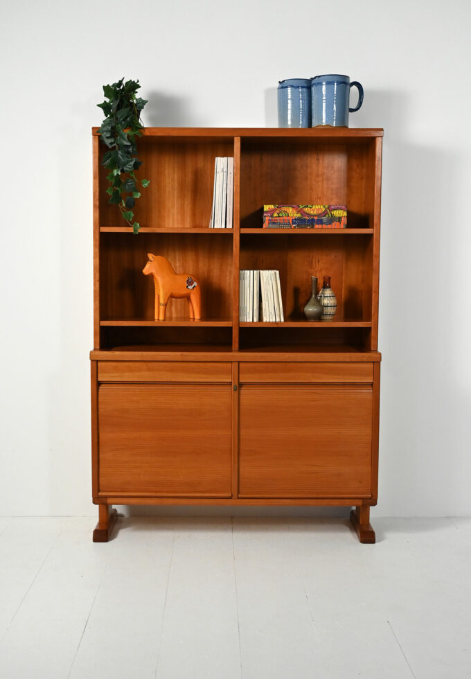 Scandinavian bookcase with sideboard and exposed shelves, 1940s/50-a