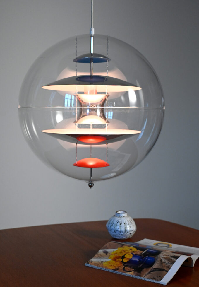 Lampada “VP Globe” di Verner Panton per Louis Poulsen, 1970-b