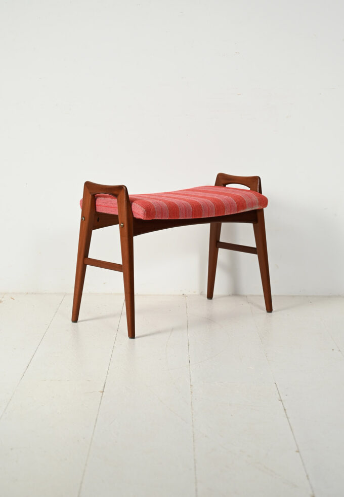 Sgabello scandinavo in teak di Svante Skogh-b