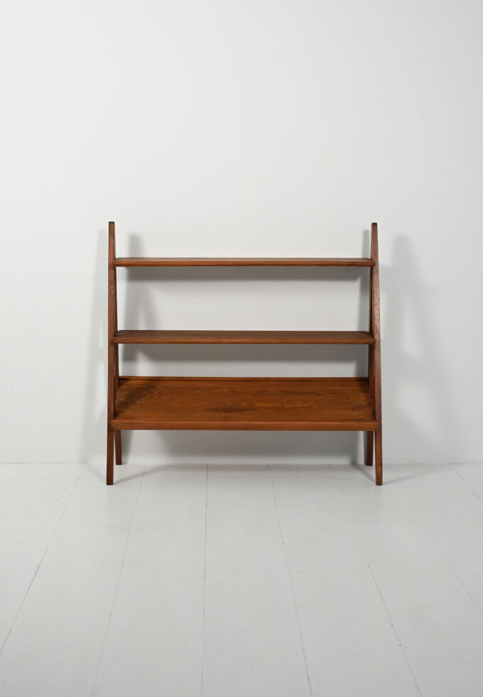Small 1950s bookcase with magazine rack-b