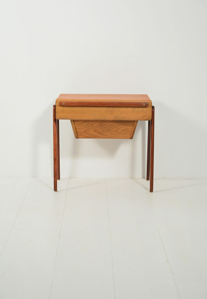 Tavolino portalana scandinavo in teak e rovere-a