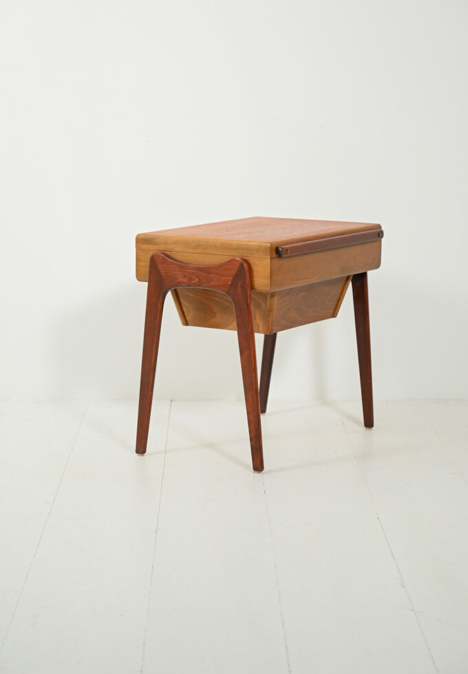 Tavolino portalana scandinavo in teak e rovere-b