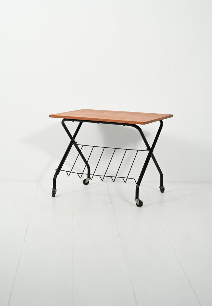 Tavolino scandinavo con portariviste, anni 60–70-b