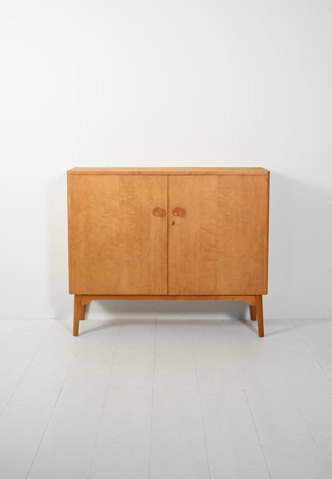Highboard in betulla “Swedish Grace”, anni ’40-b