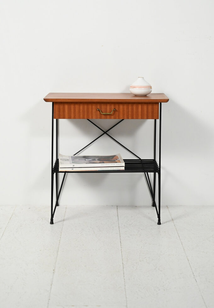 Comodino scandinavo in mogano e ferro di IKEA, modello “Rolf”-a