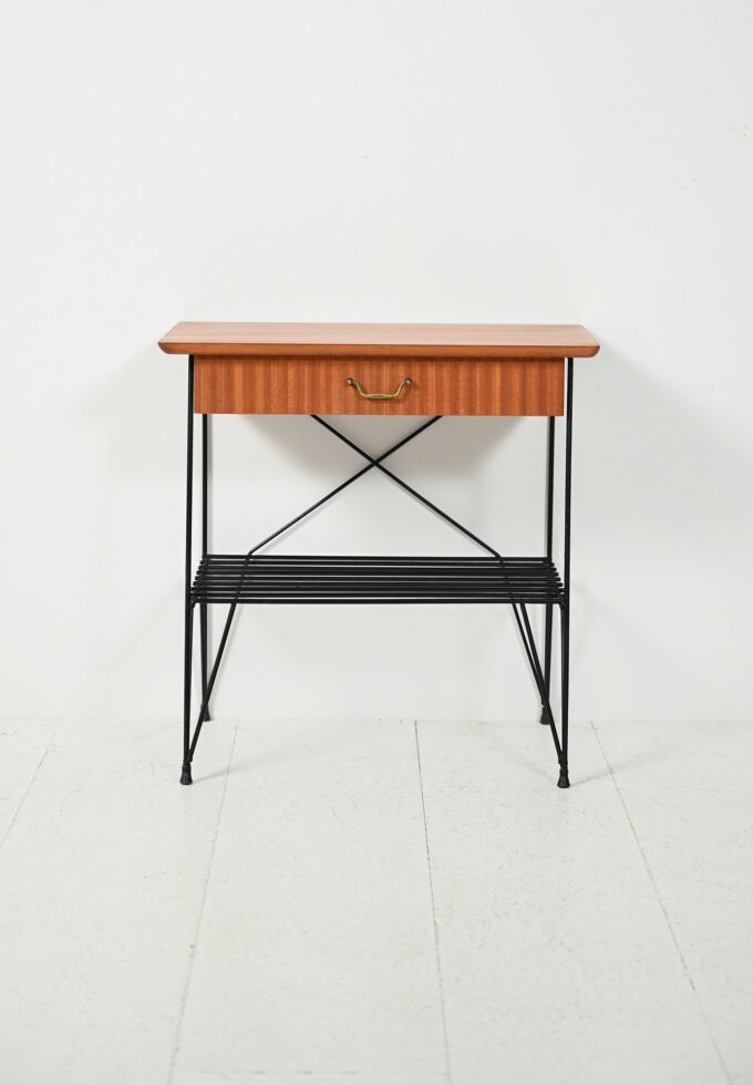 Comodino scandinavo in mogano e ferro di IKEA, modello “Rolf”-b
