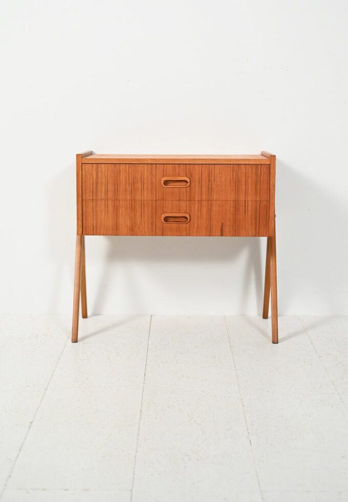 Comodino scandinavo in teak con due cassetti, anni Sessanta-b