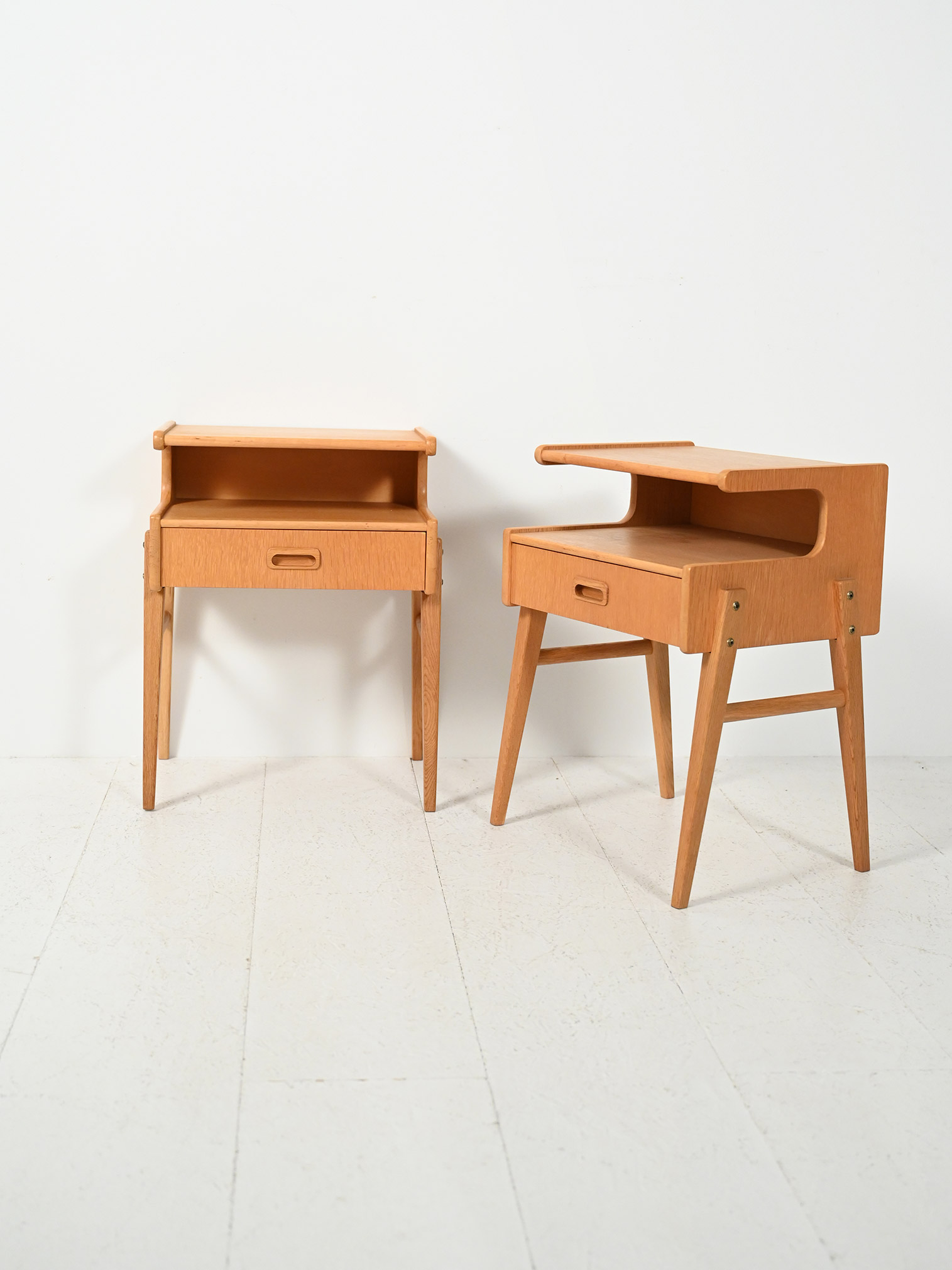 Pair of Scandinavian shaped oak bedside tables-b Pair of Scandinavian shaped bedside tables in oak-b