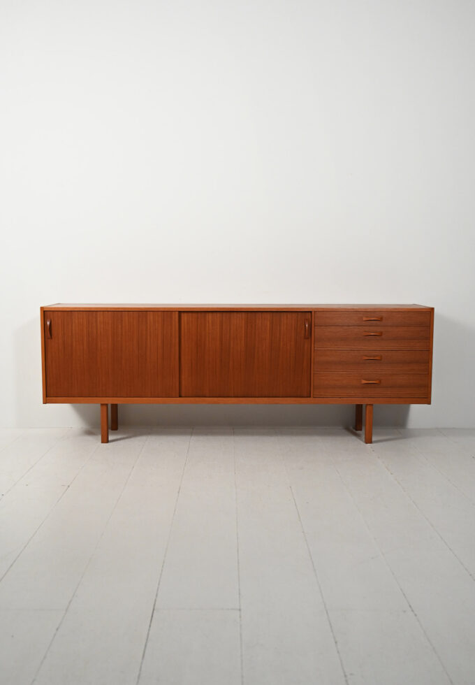 Sideboard svedese prodotto da Ulferts, anni Sessanta-b