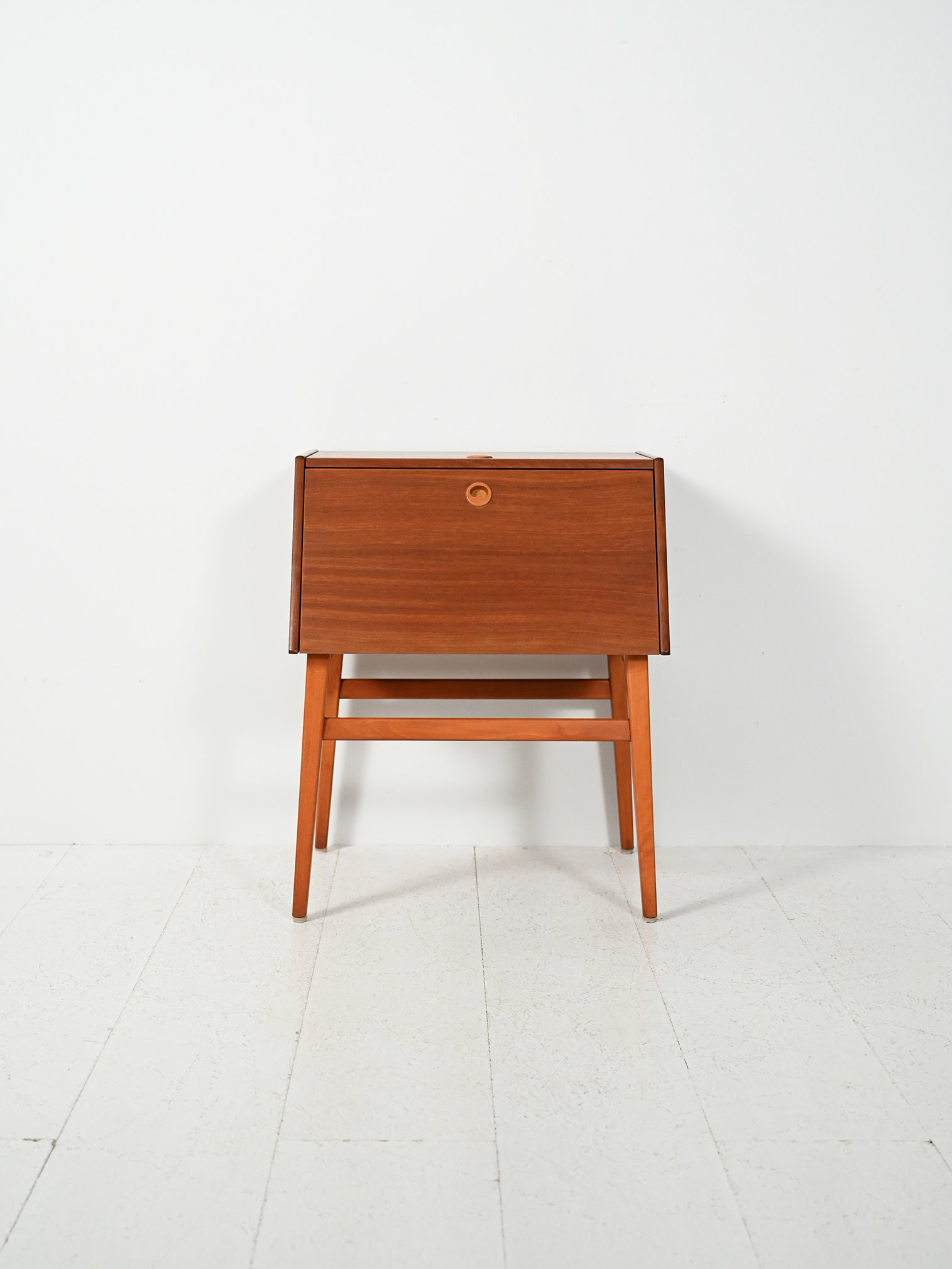 Swedish cutlery cabinet vitnage mahogany-b Swedish mahogany vitnage cutlery cabinet-b
