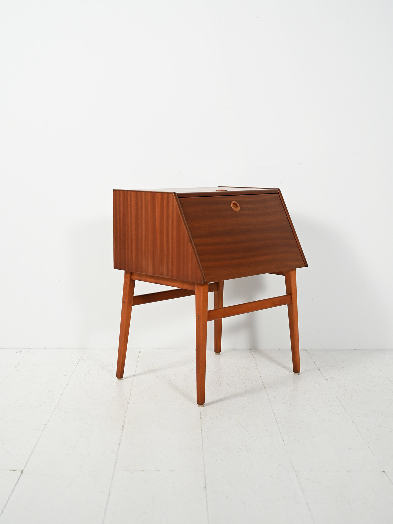 Swedish vitnage mahogany-e cutlery cabinet Swedish vitnage cutlery cabinet in mahogany-e