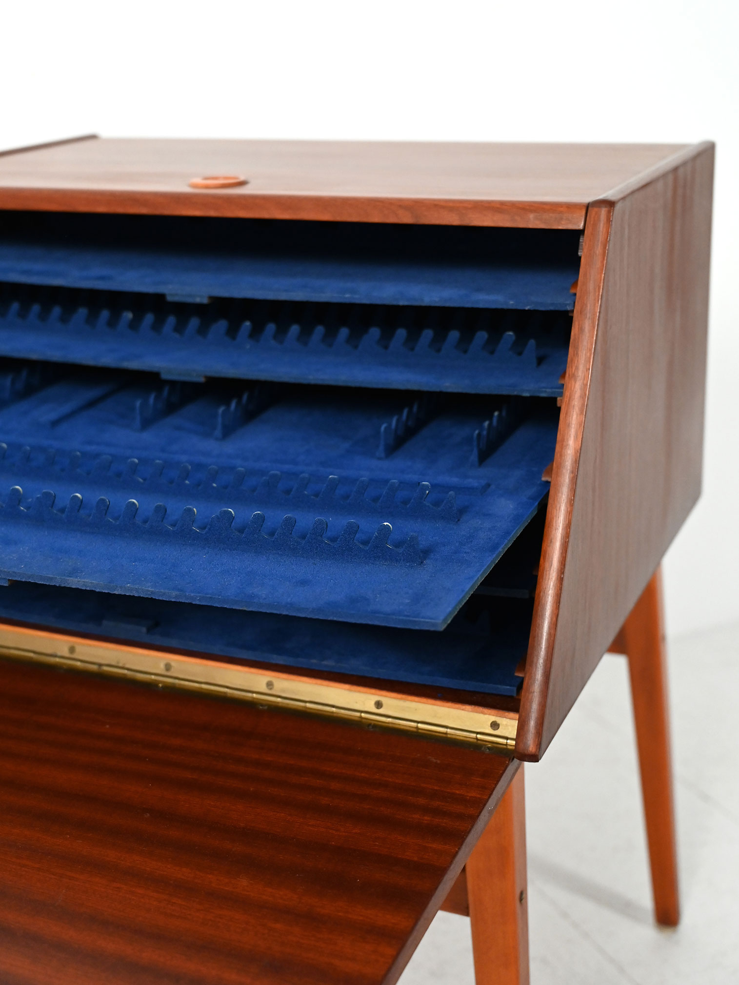 Swedish cutlery cabinet vitnage mahogany-l Swedish vitnage cutlery cabinet in mahogany-l