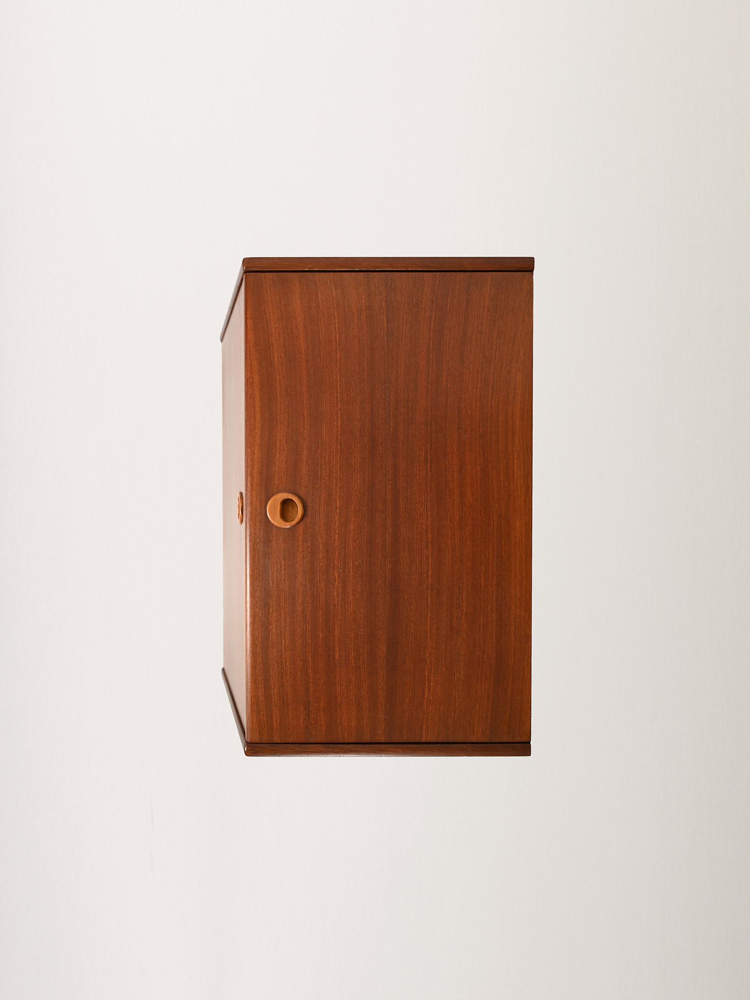 Swedish cutlery cabinet vitnage mahogany-o Swedish vitnage cutlery cabinet in mahogany-o