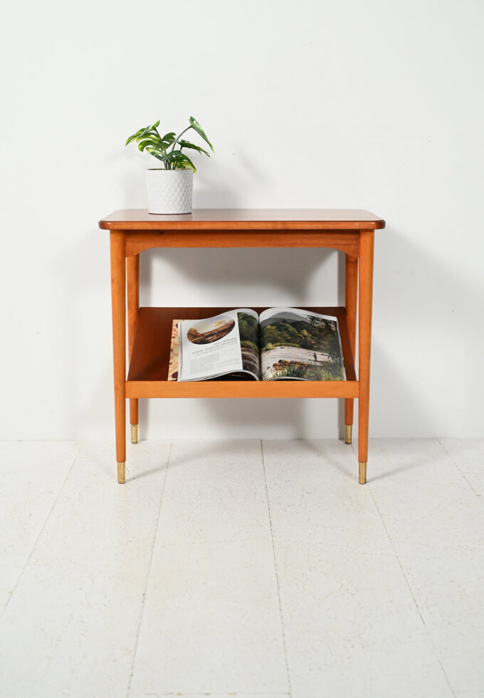 Coffee table scandinavo con mensola espositore-a