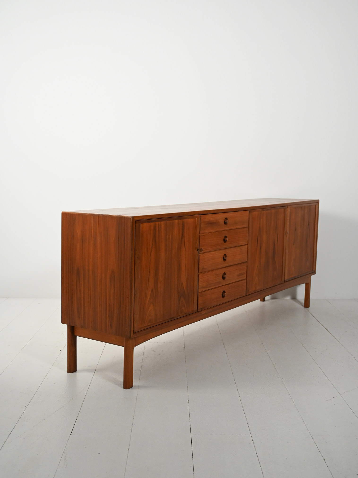 Sideboard teak modello "Tiveden"-d Sideboard in teak modello "Tiveden"-d