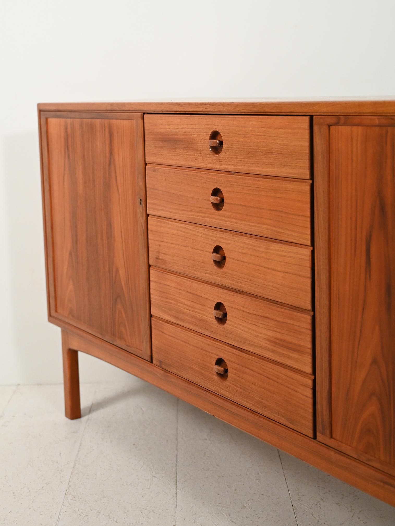 Sideboard teak modello "Tiveden"-m Sideboard in teak modello "Tiveden"-m