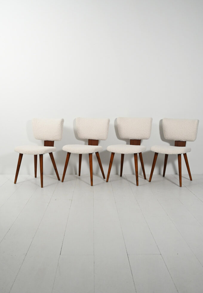 Set di quattro sedie scandinave in lana bouclé-a