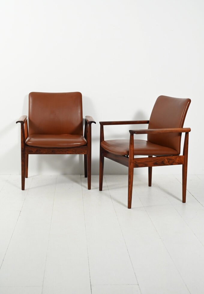 Coppia di poltrone “Diplomat” di Finn Juhl-a