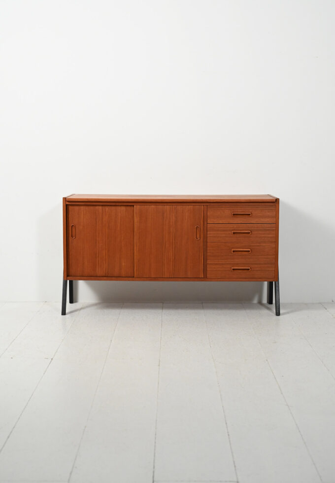 Piccolo sideboard scandinavo anni 60 bicolore-b
