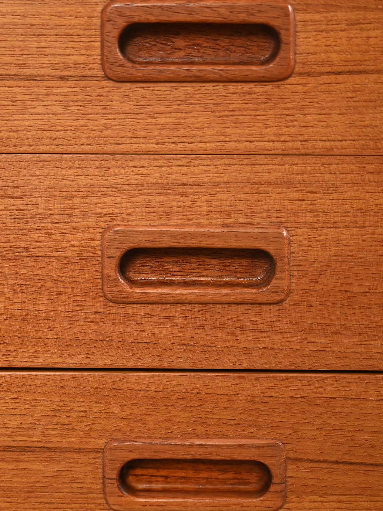 Scandinavian sideboard 60s elegant lines-i Scandinavian 60s sideboard with elegant lines-i