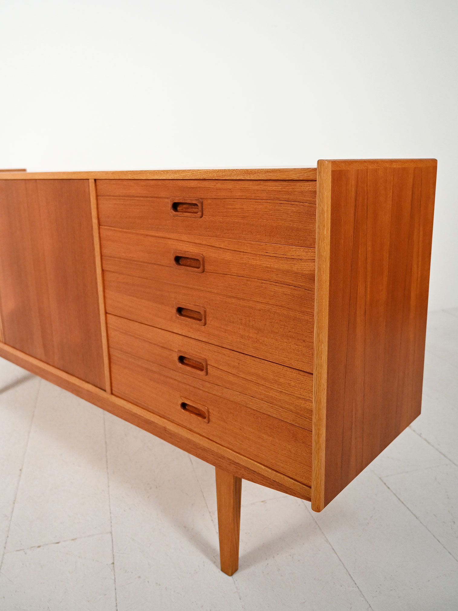 Scandinavian sideboard 60s lines elegant-n Scandinavian 60s sideboard with elegant lines-n